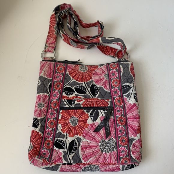 Vera Bradley Handbags - Vera Bradley Cheery Blossoms Quilted Hipster Splash Floral Crossbody Bag